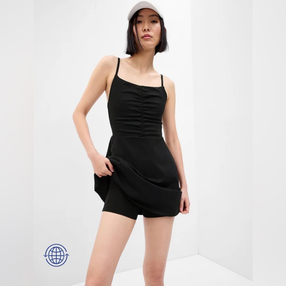NWOT GapFit Ruched Exercise Dress